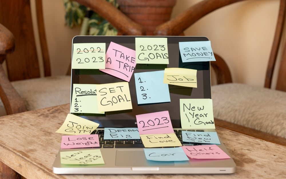 10 Simple Tips For Achieving Your Weight Loss Goals: How to Finally Shed That Extra Baggage in The New Year