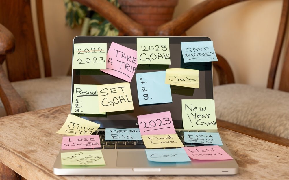 10 Simple Tips For Achieving Your Weight Loss Goals: How to Finally Shed That Extra Baggage in The New Year - BrickHouse Nutrition