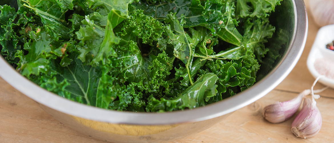 The Best Garlic Kale Chips